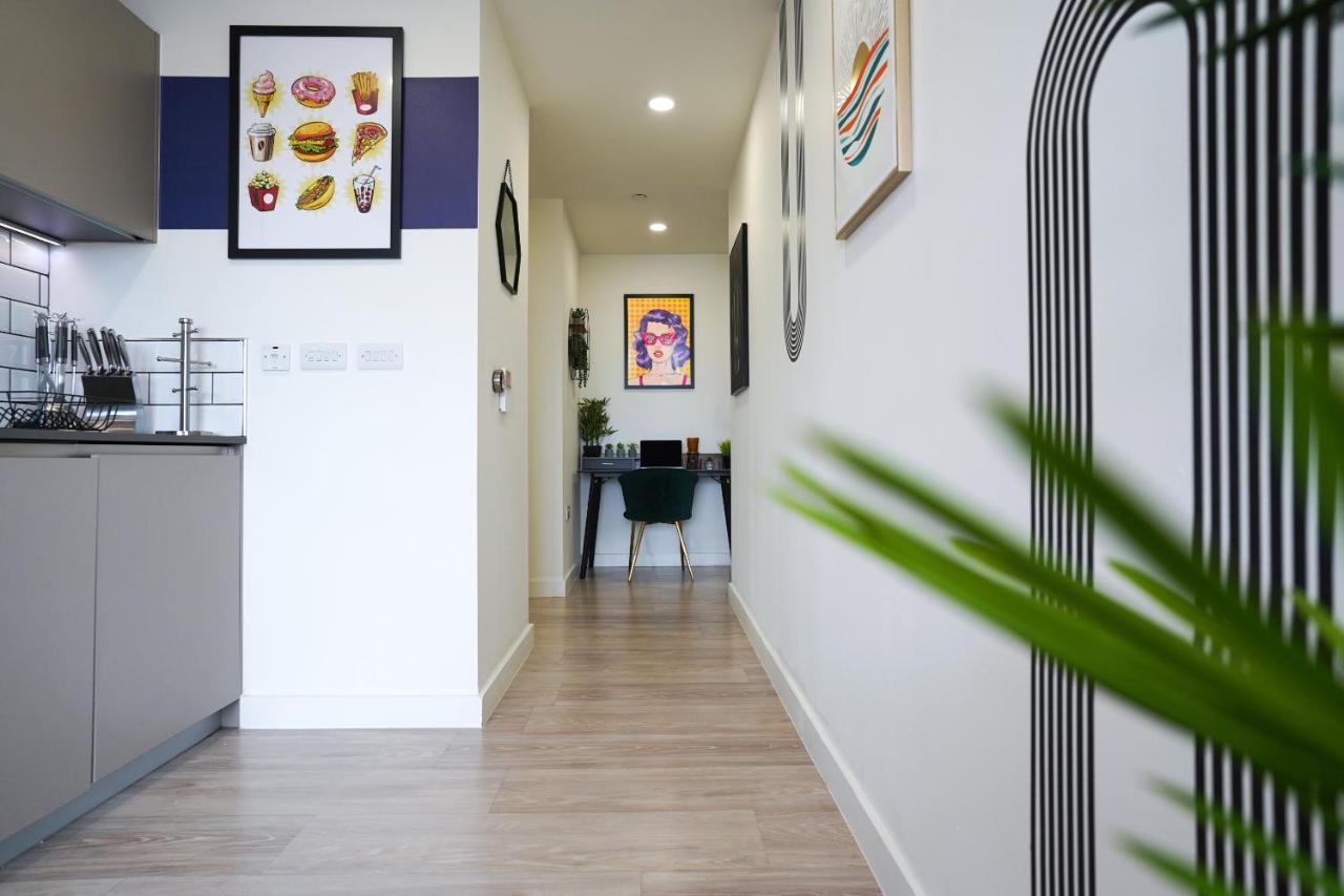 Platform Bedford Apartment Exterior photo