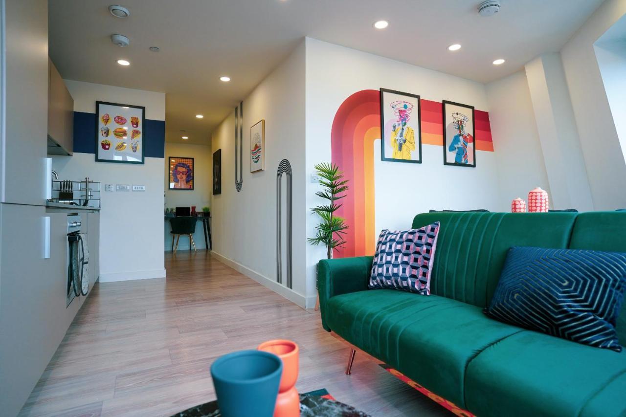 Platform Bedford Apartment Exterior photo